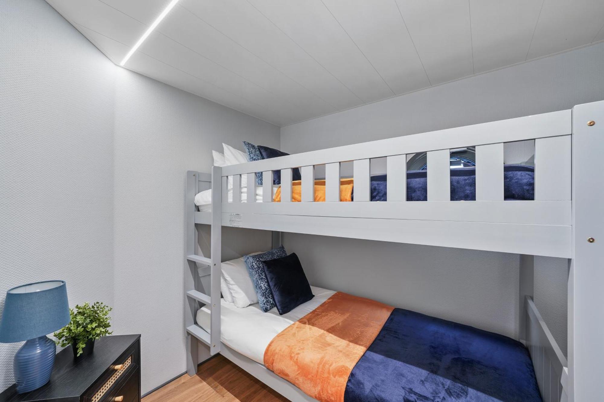 Unique Water Lodge In London - Sleeps 6 Exterior photo