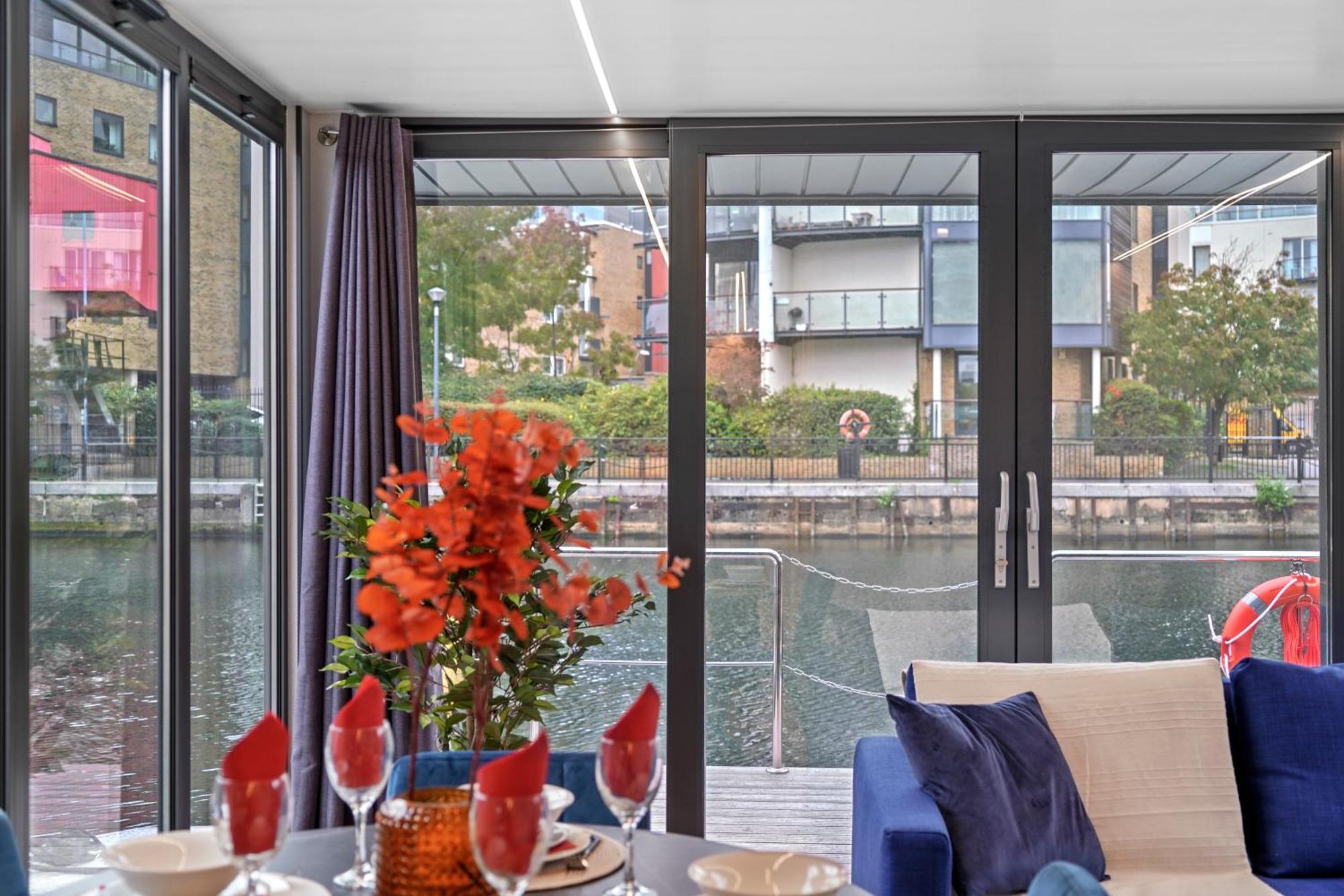 Unique Water Lodge In London - Sleeps 6 Exterior photo