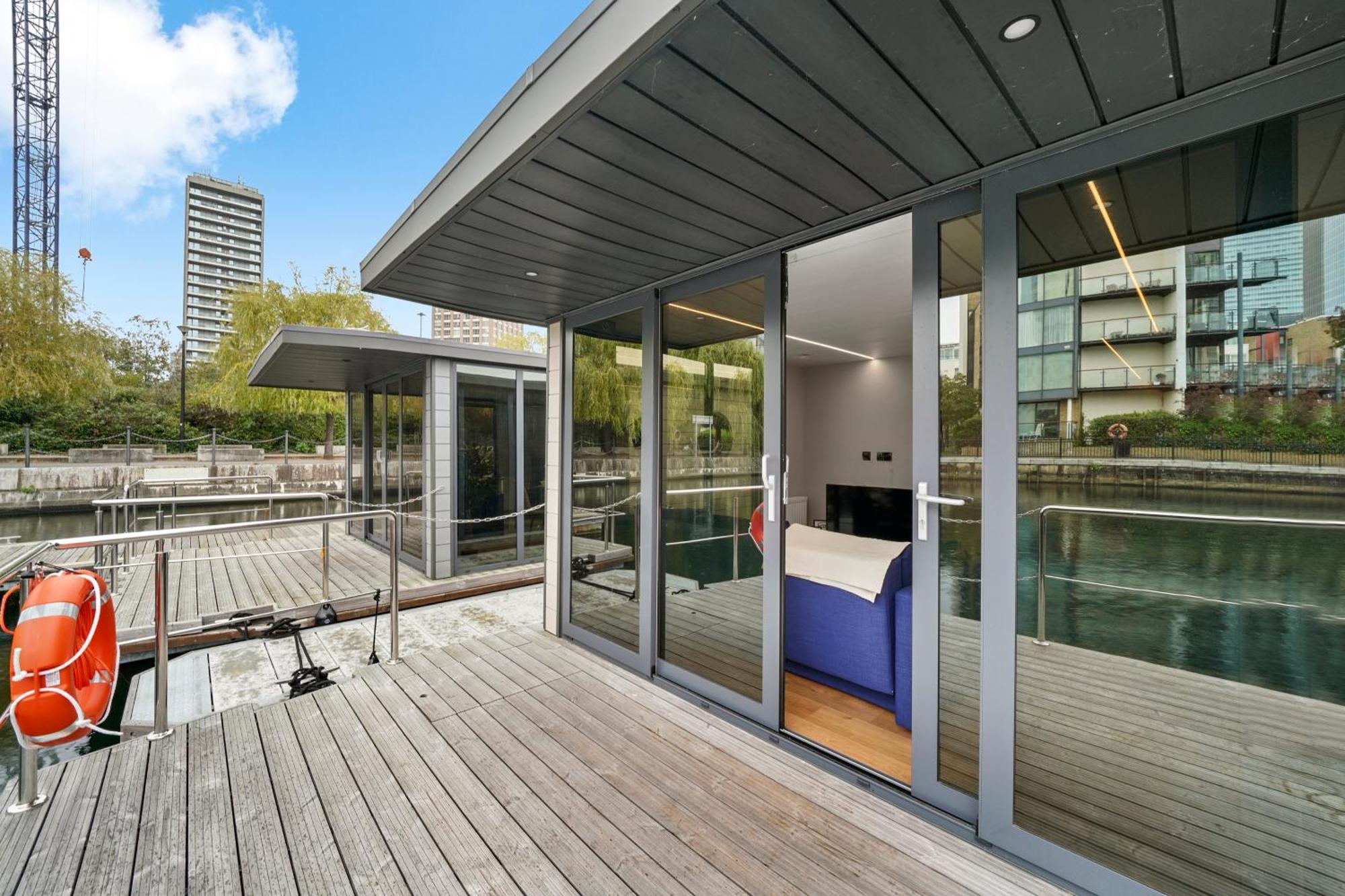 Unique Water Lodge In London - Sleeps 6 Exterior photo